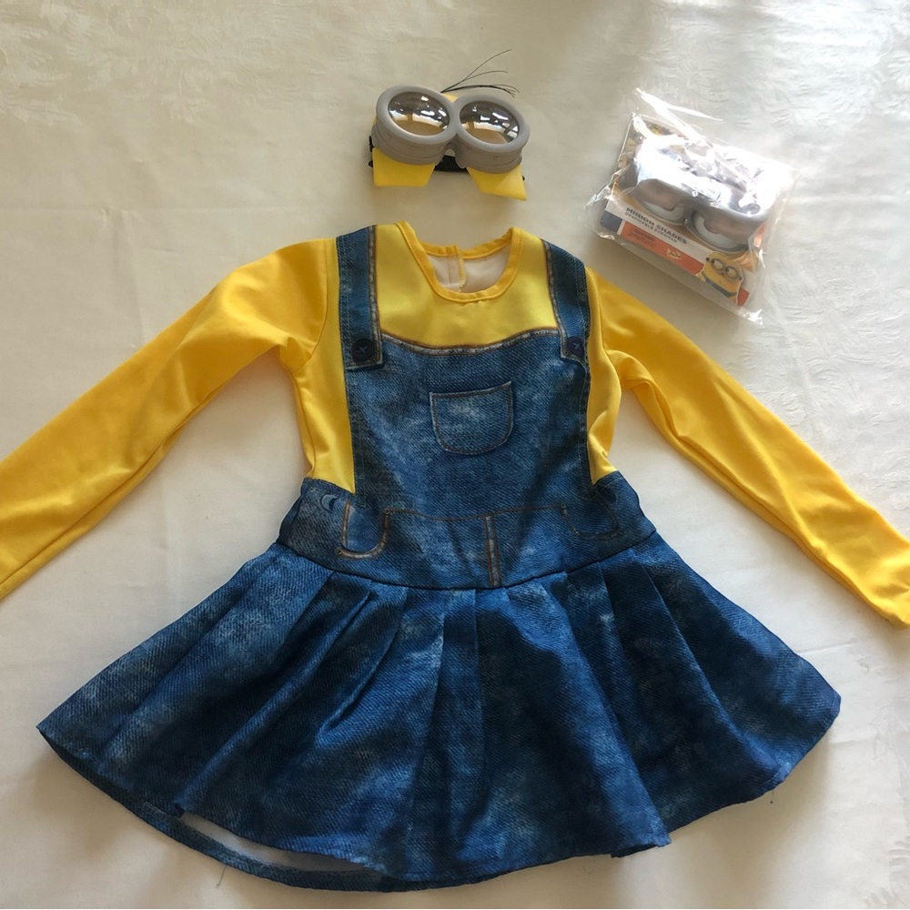 MINON Family of 3 Halloween Costume bundle